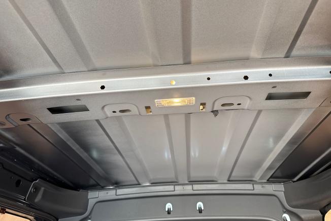 VOLKSWAGEN CADDY Photo 22