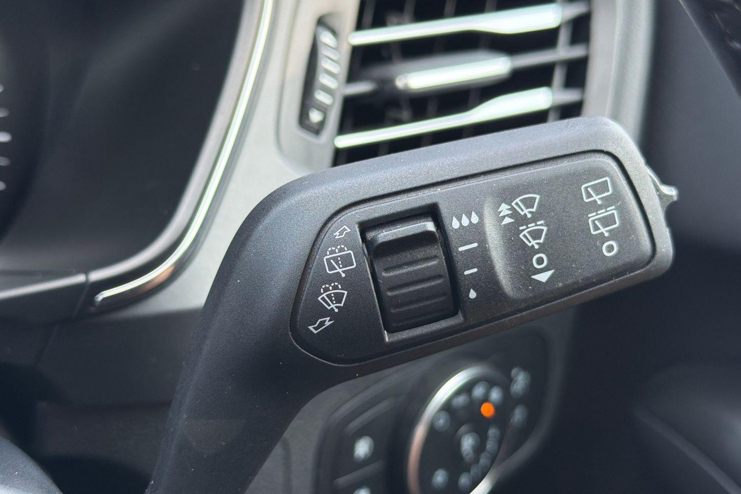 Ford FOCUS Photo 14