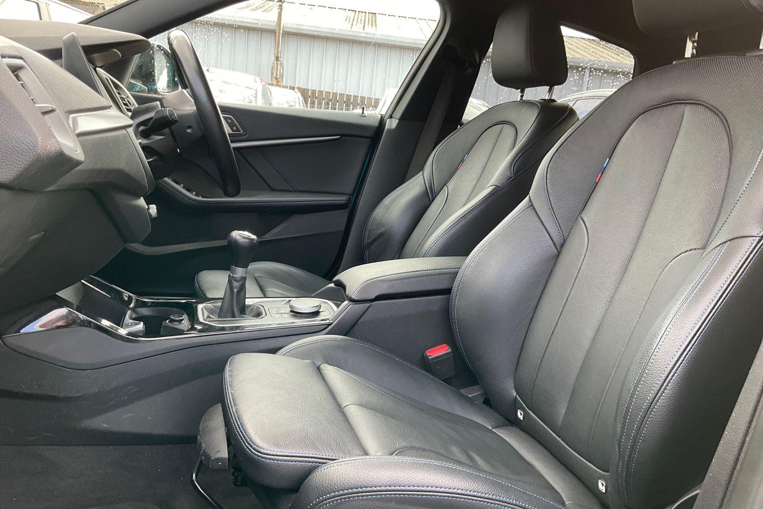 BMW 2 SERIES Photo 18