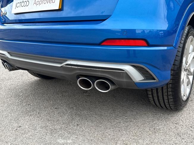 AUDI Sq2 Photo 23