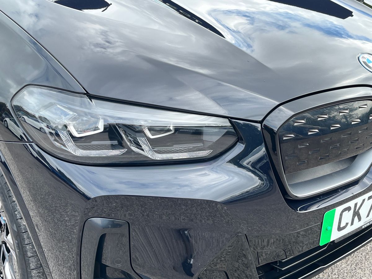 BMW iX3 Photo 17