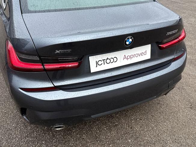 BMW 3 Series Photo 23