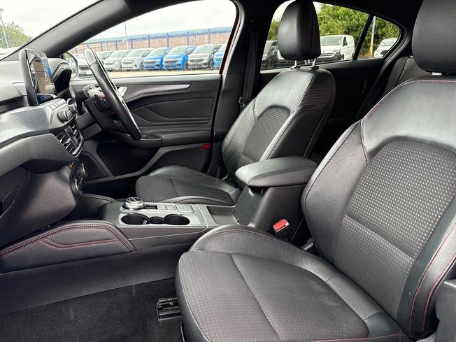 FORD Focus Photo 36