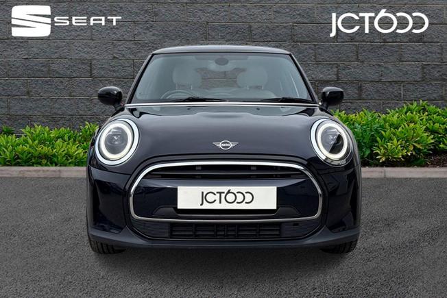 MINI Hatchback Photo 8