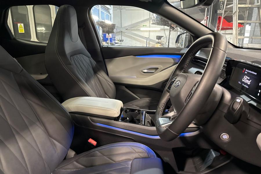 Ford Explorer Photo autoimg-6310690acae8d1d09b86177ec909fc64f8dd4578.jpg