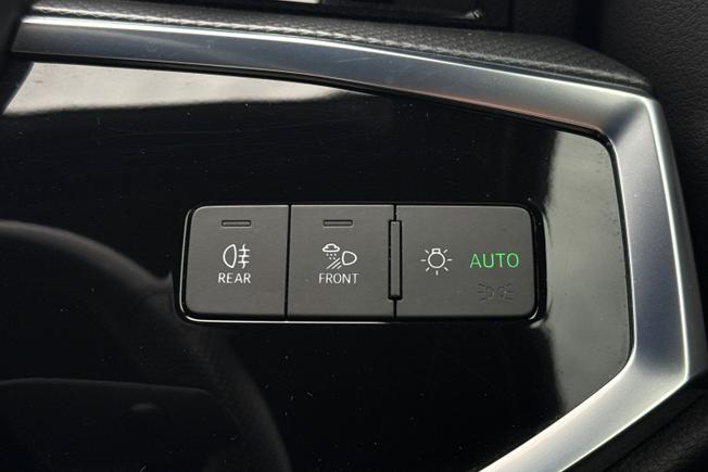 AUDI Q3 Photo 35