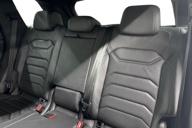 VOLKSWAGEN Touareg Photo 9
