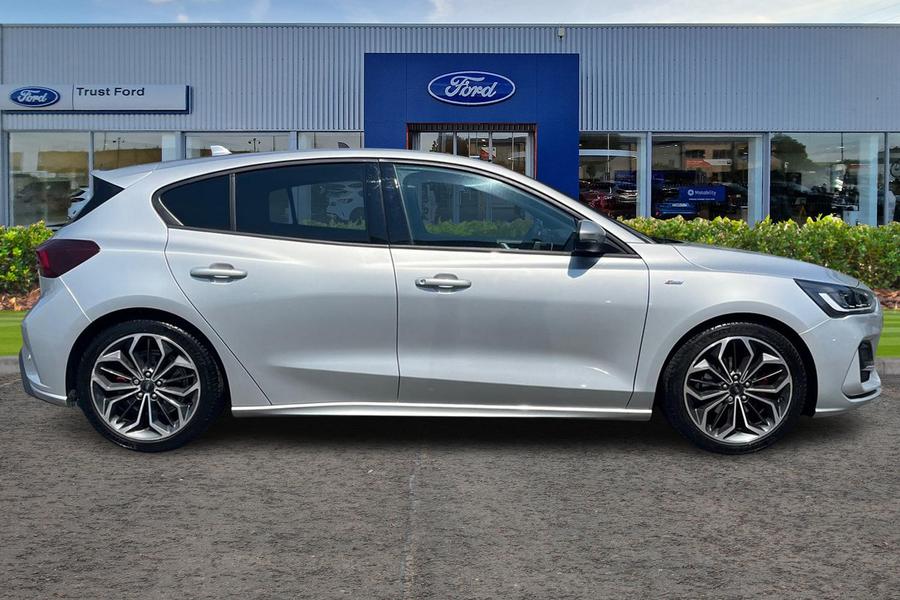 Ford Focus Photo autoimg-6317c8d6fc070e33fead444943bd896770e6c668.jpg