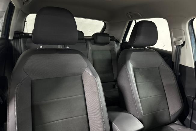 VOLKSWAGEN T-Roc Photo 25