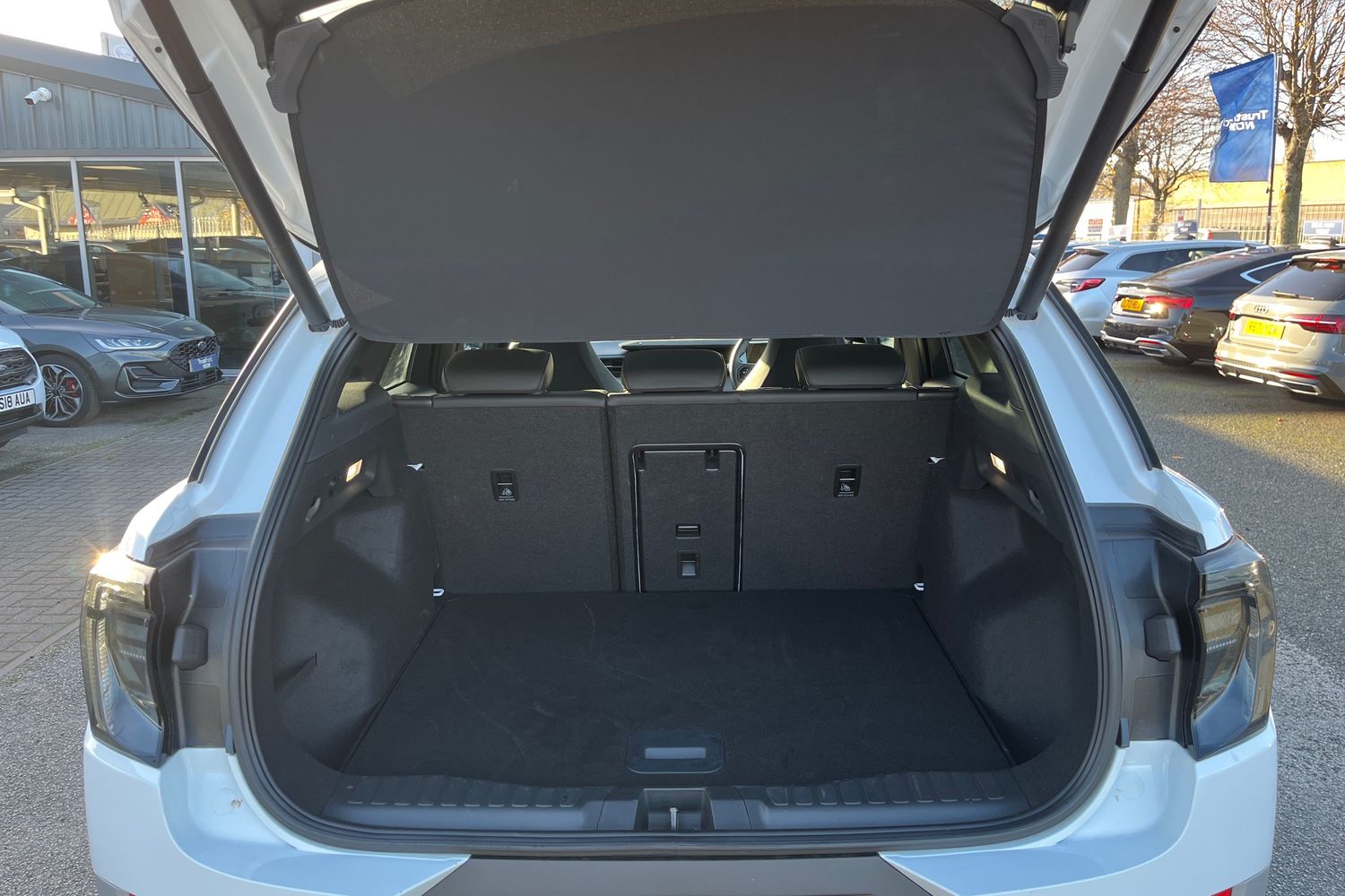 Ford Explorer Photo 20