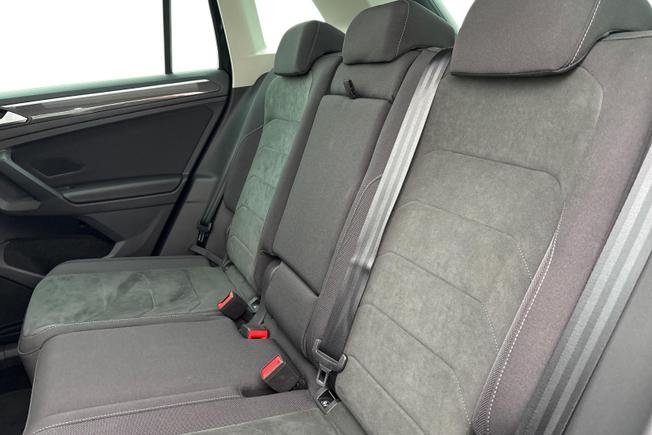 VOLKSWAGEN Tiguan Photo 9