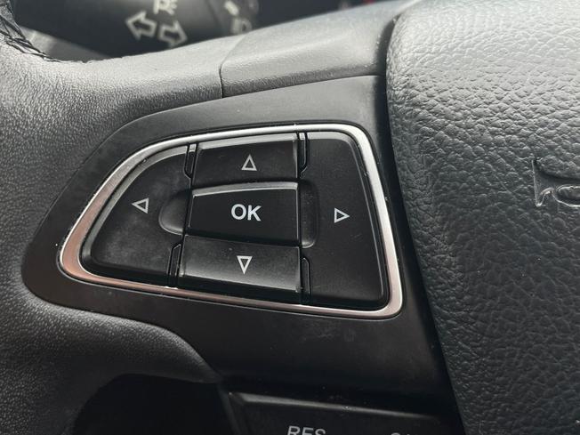 FORD Kuga Photo 16
