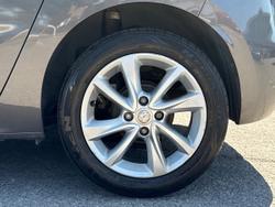 VAUXHALL Corsa Photo 5