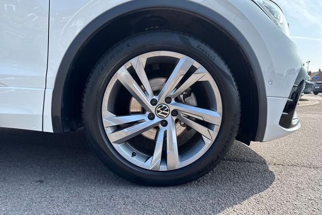 VOLKSWAGEN Tiguan Photo 5