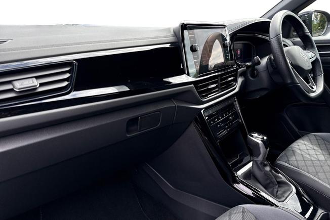 VOLKSWAGEN T-Roc Photo 2