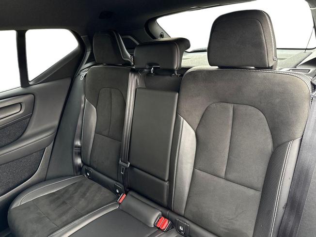 VOLVO XC40 Photo 9