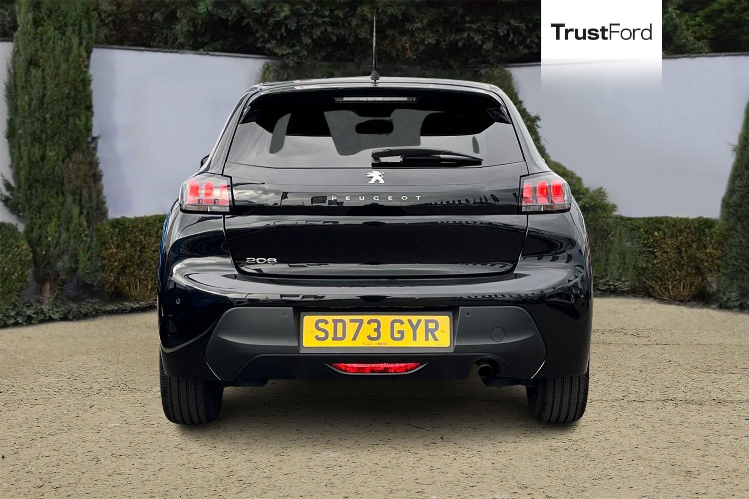 Peugeot 208 Photo 6