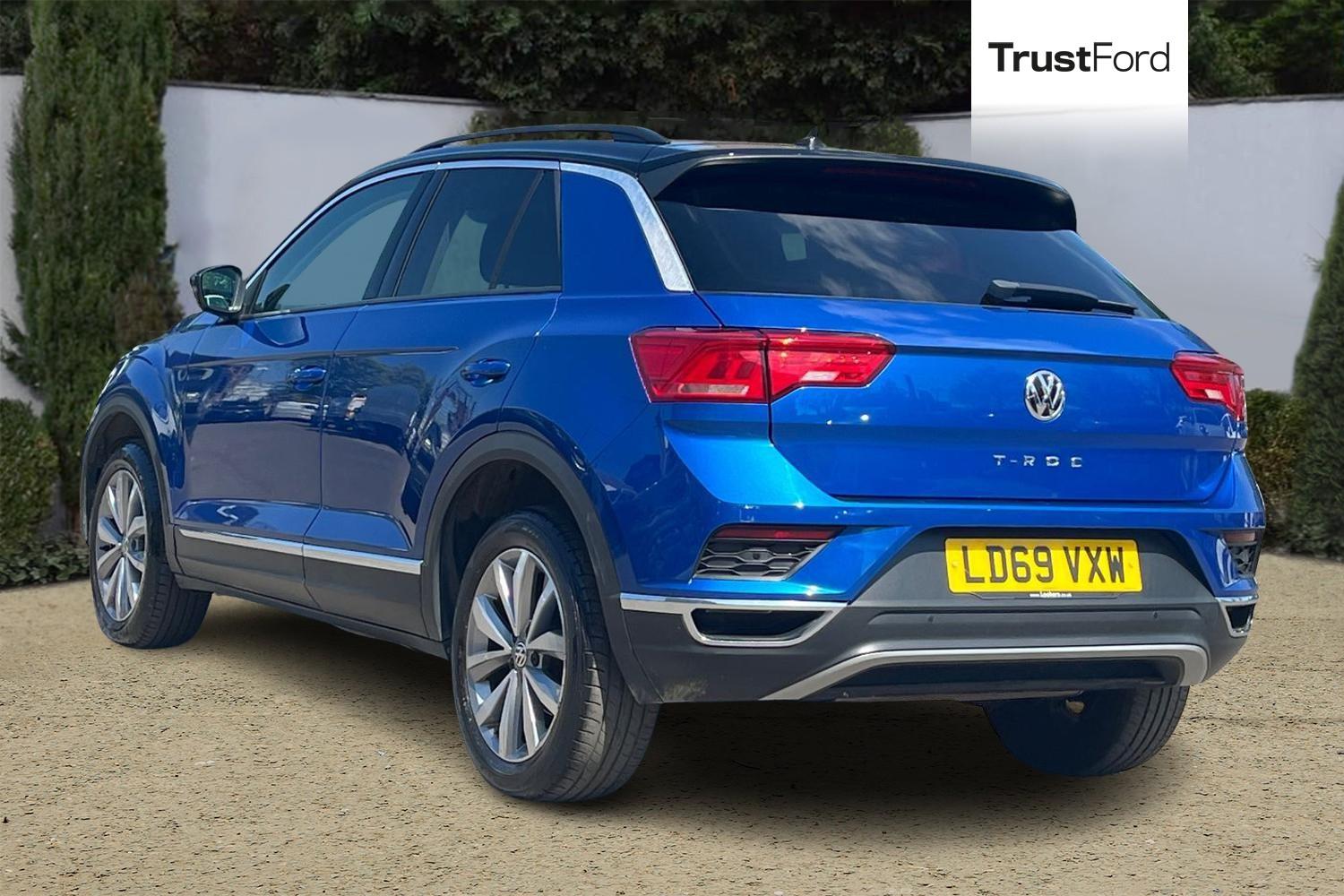 Volkswagen T-ROC Photo 1