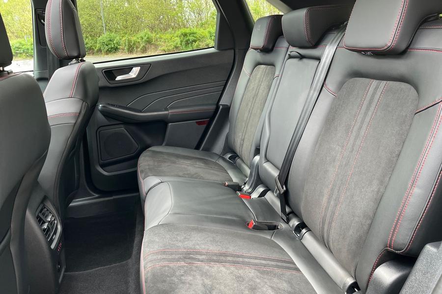 FORD KUGA Photo autoimg-633868901e57b98059f8767a40e12edf60039049.jpg