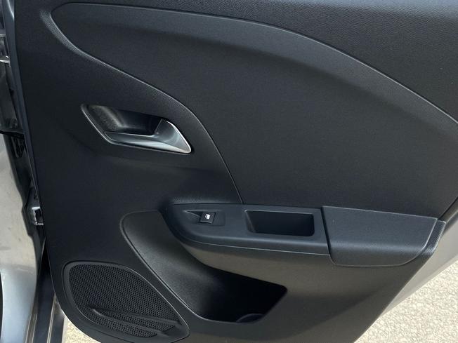 VAUXHALL Corsa Photo 33