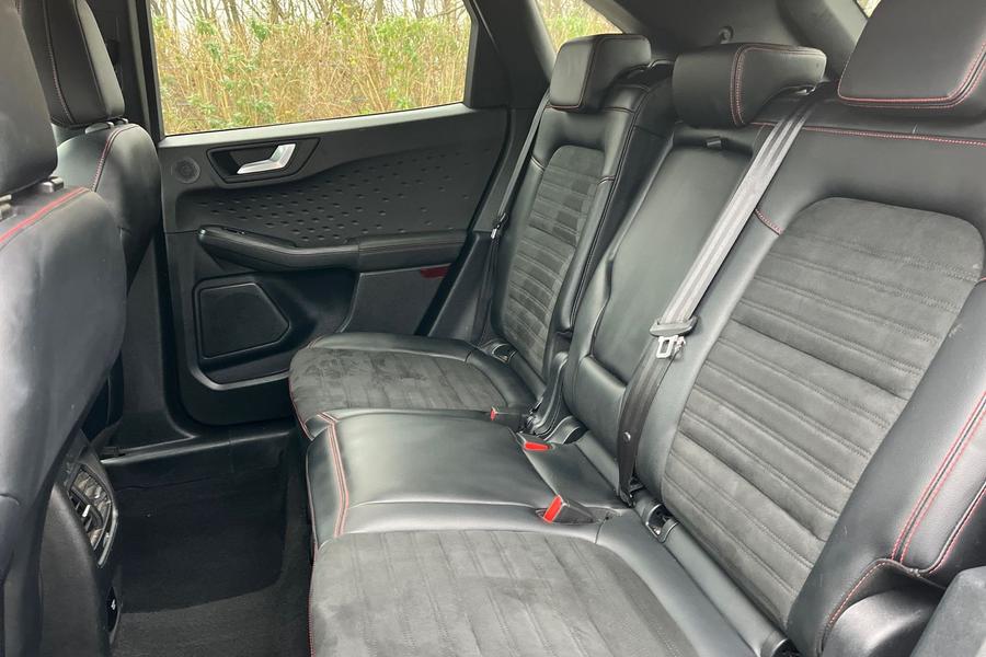 Ford KUGA Photo autoimg-633acbccfe66d0d0f4b771a1f11c8951002096aa.jpg