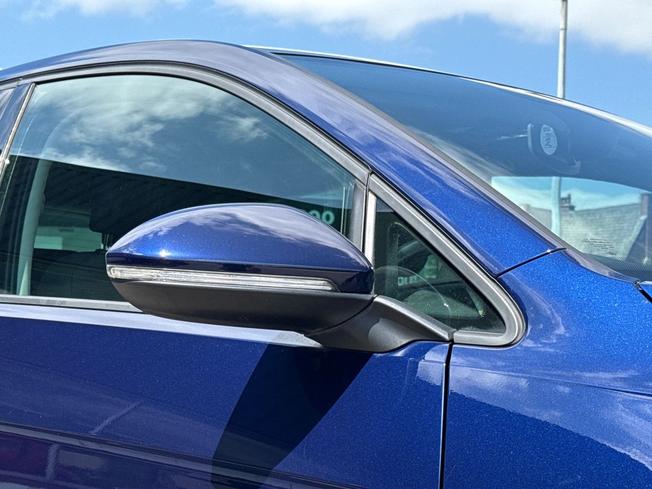 VOLKSWAGEN Golf Photo 20