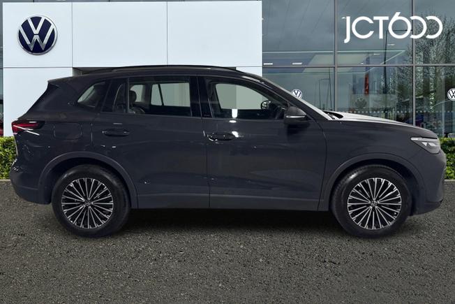 VOLKSWAGEN Tiguan Photo 4