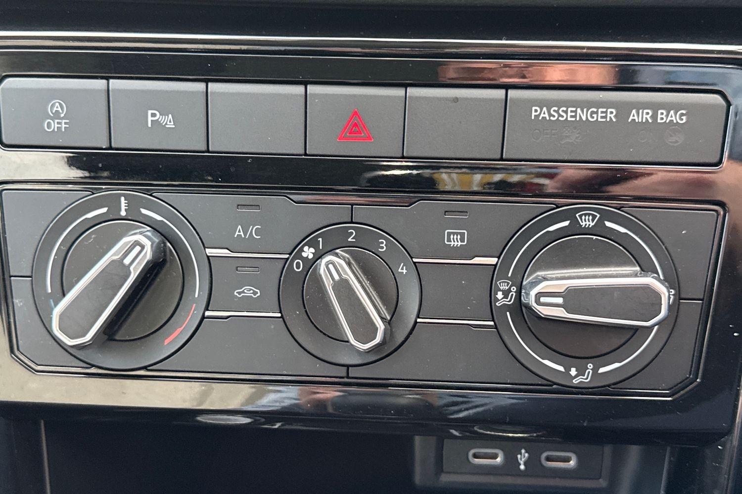 Volkswagen T-CROSS Photo 28
