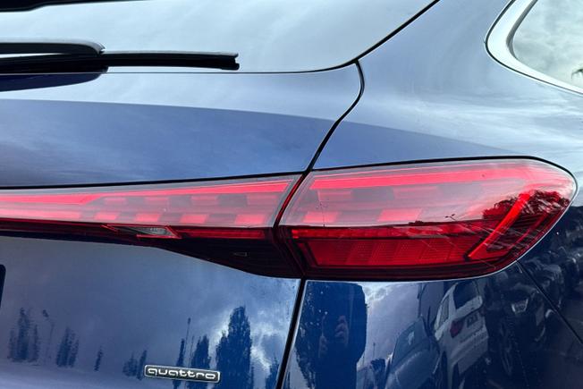 AUDI Q5 SUV Photo 18