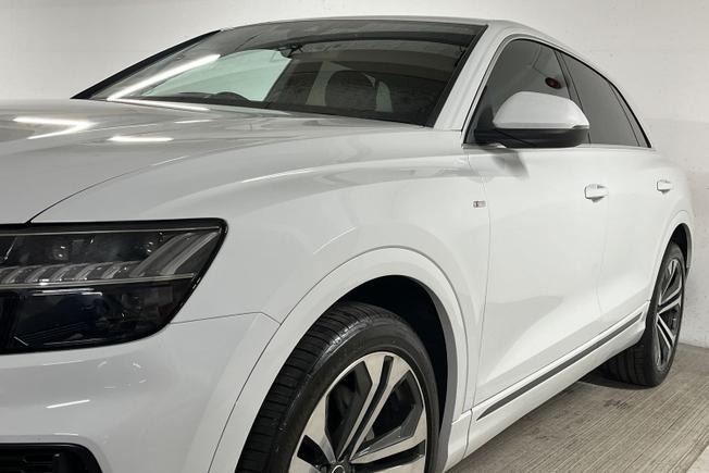 AUDI Q8 Photo 40