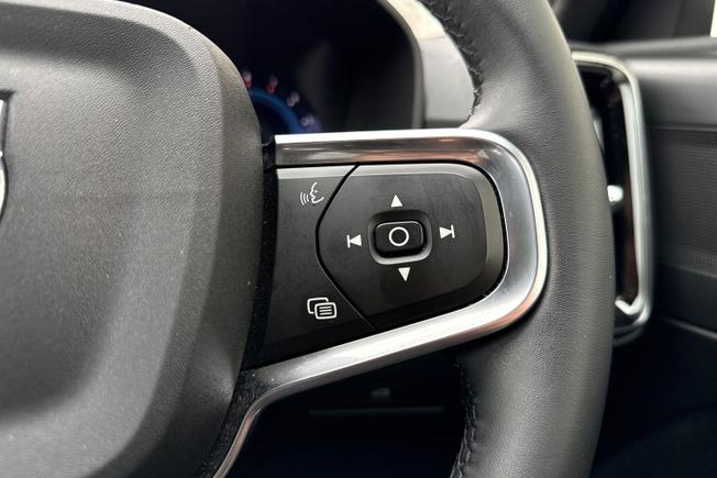 VOLVO Xc40 Photo 17