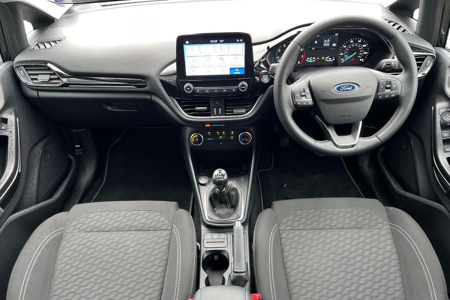 Ford FIESTA Photo autoimg-635904f38040066fe3cad20348591e156767523c.jpg