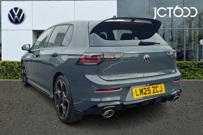 VOLKSWAGEN Golf Photo 3