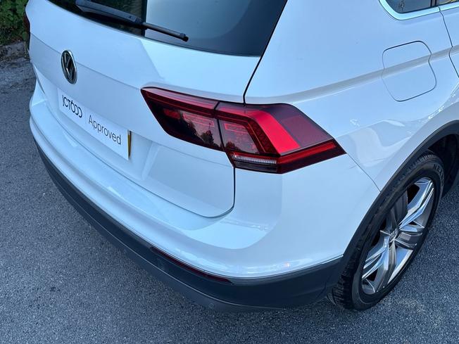 VOLKSWAGEN Tiguan Photo 22
