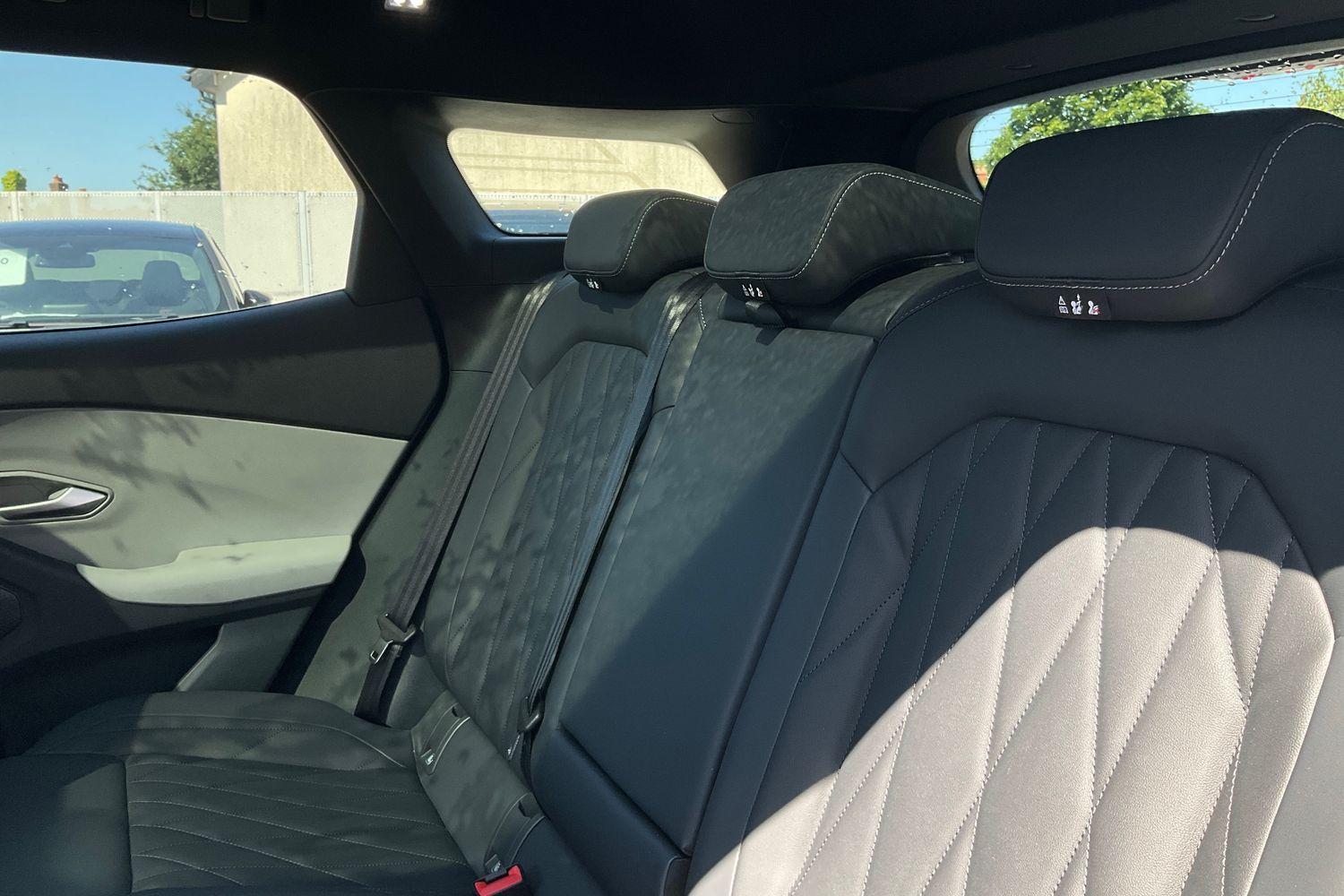 Ford Explorer Photo 19