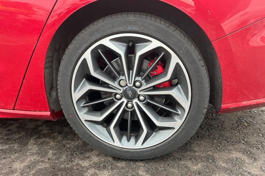 Ford Focus Photo autoimg-635bbf7f9250b0ca2850a0e9156aa569658caf9a.jpg