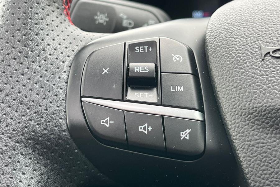 Ford KUGA Photo autoimg-636028545d384da6b45eefaa885cdc3193a6734d.jpg