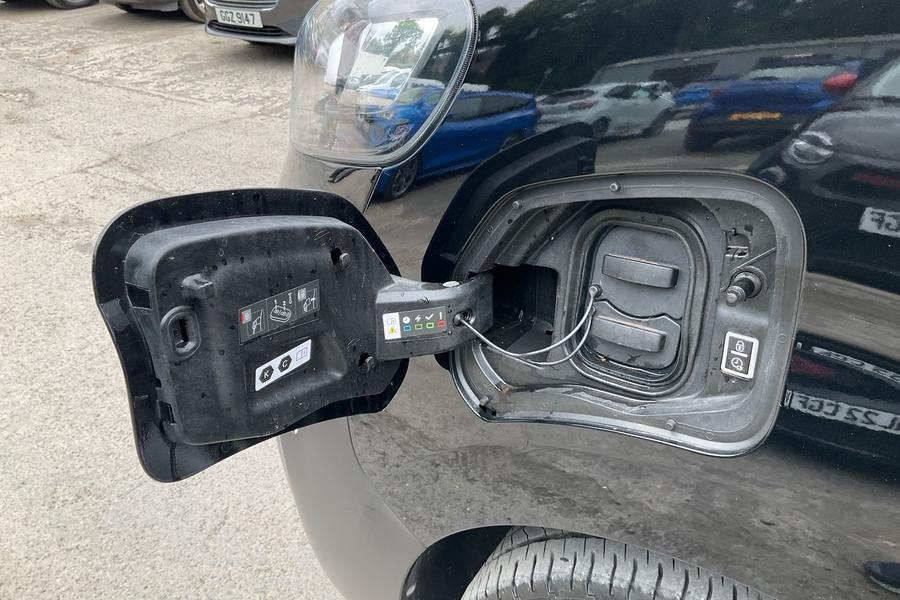 Vauxhall VIVARO LIFE Photo autoimg-6366c3896cda270350b213ff06b4e5fd7acd11c5.jpg