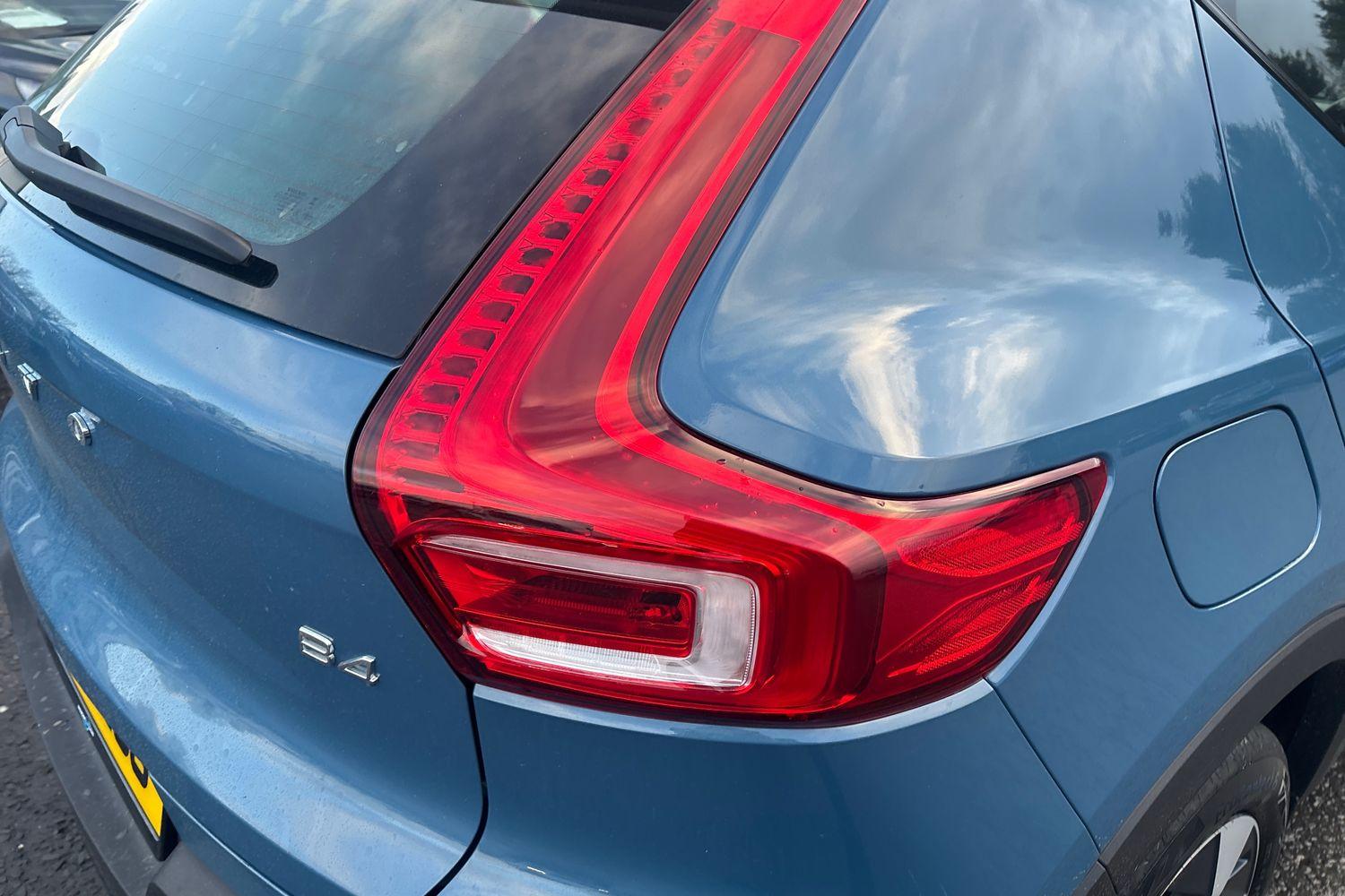 2025 Volvo XC40 2.0 B4 197PS Plus Dark Petrol Hybrid Auto in 11K - vehicle photo 10 for sale on PureCar
