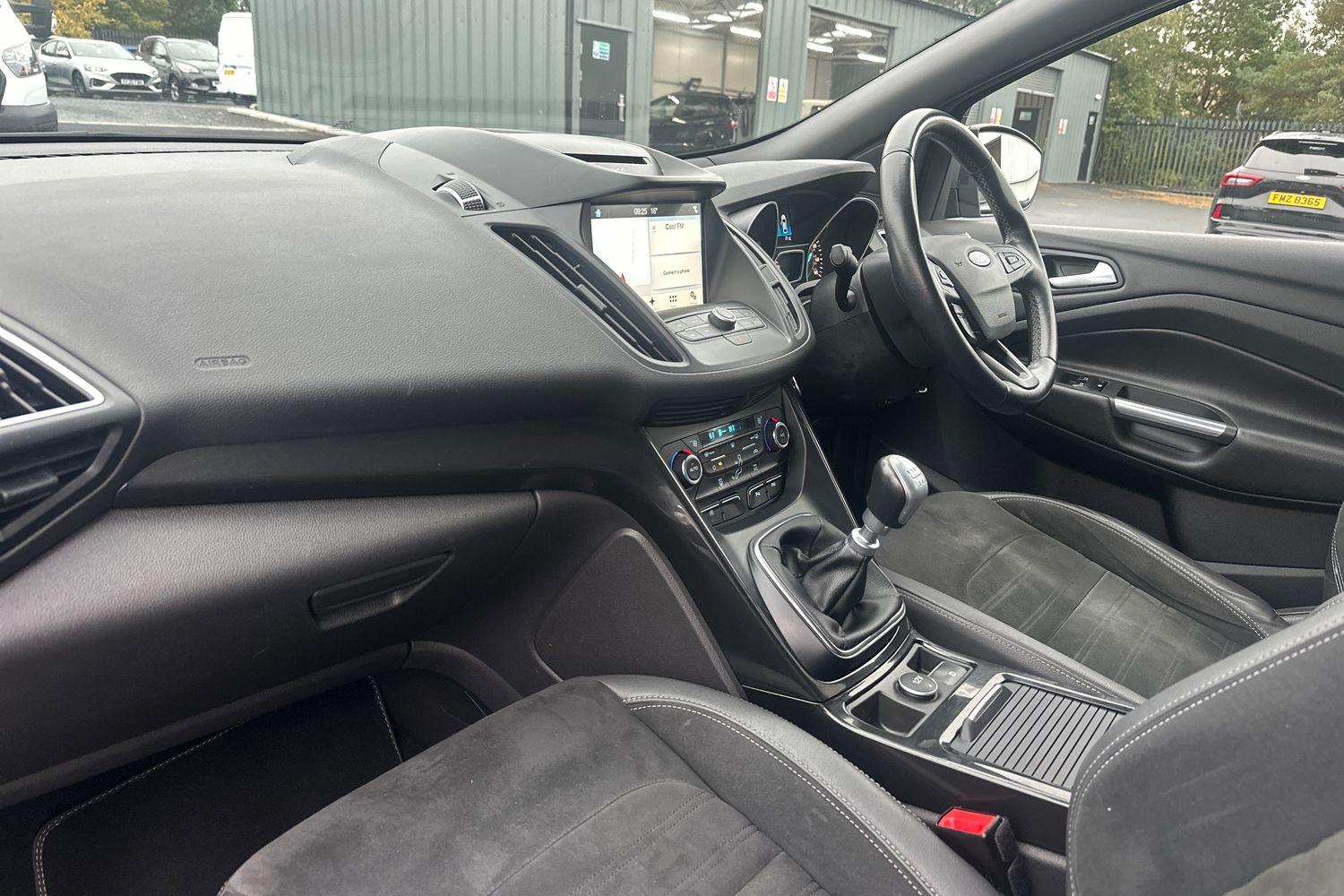 Ford KUGA Photo 17