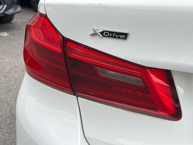 BMW 5 Series Photo 26