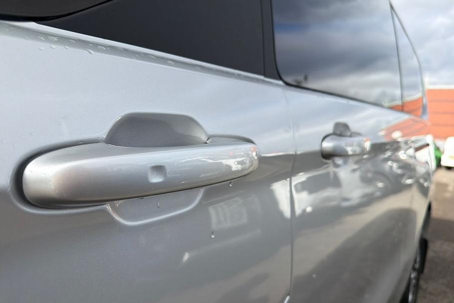 Used Ford TOURNEO CUSTOM 17