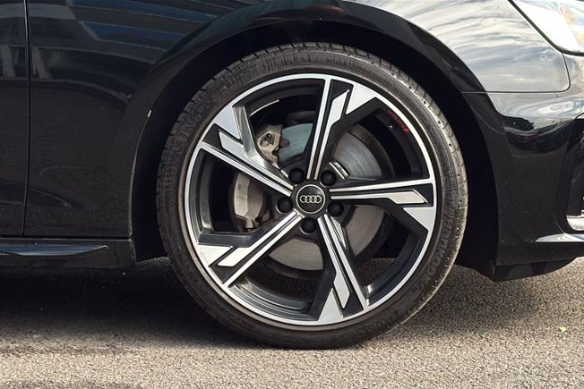 AUDI A4 Photo 5