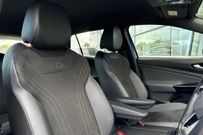 VOLKSWAGEN ID.4 Photo 30