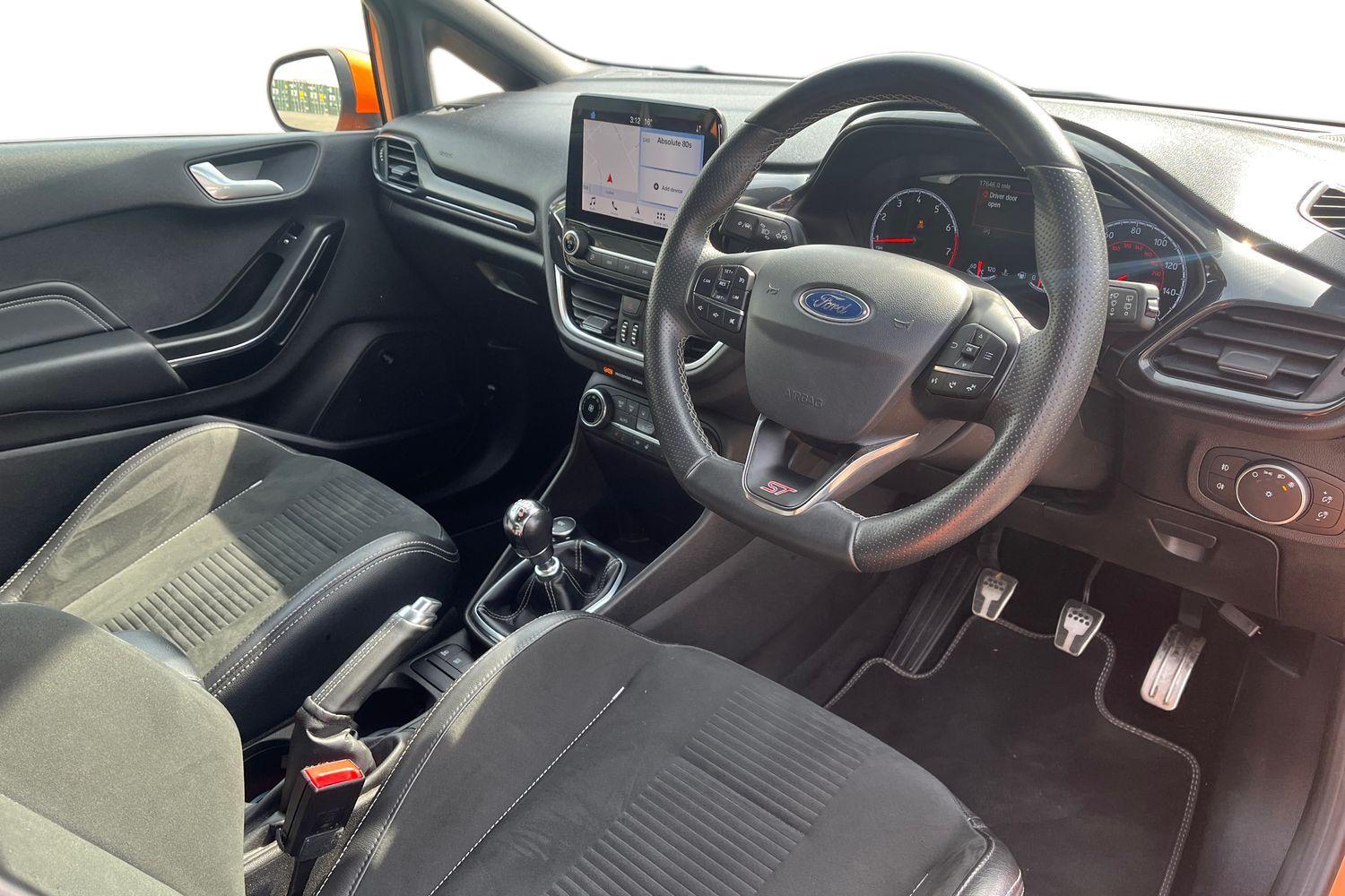Ford FIESTA Photo 8