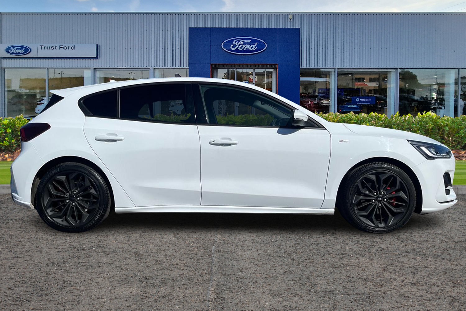 Ford FOCUS Photo 2