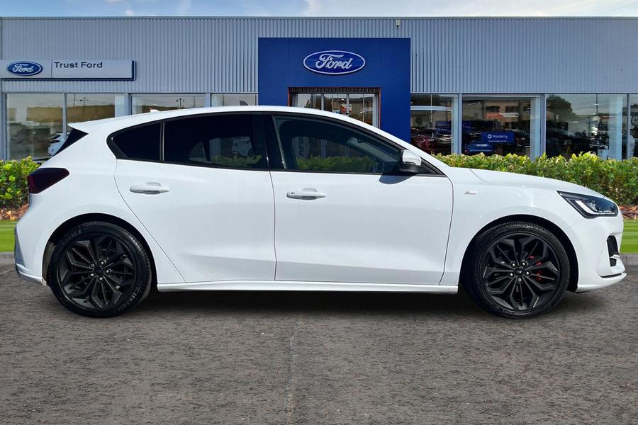 Ford FOCUS Photo autoimg-637418c6c58743f783e7613af0b558d5f0920f40.jpg