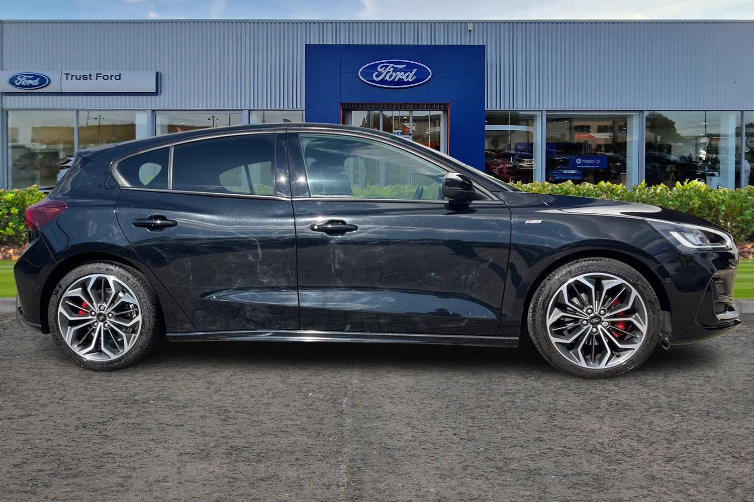 Ford FOCUS Photo 2