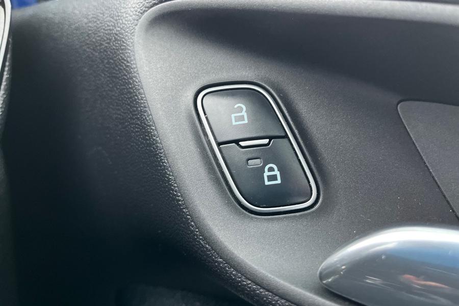 Ford FIESTA Photo autoimg-637cc911887ed609c6d20cb2903f0ce6749d65f1.jpg