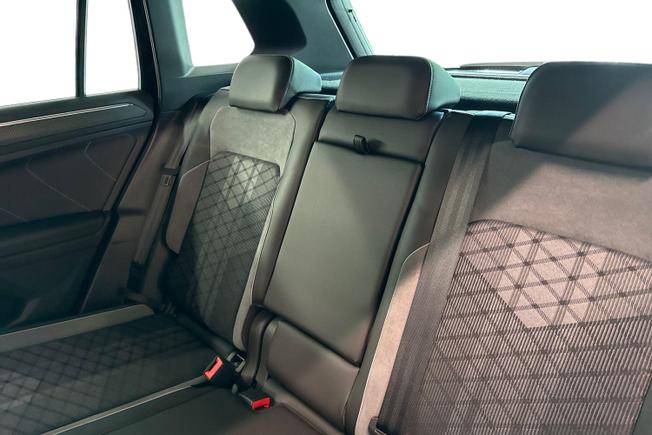 VOLKSWAGEN Tiguan Photo 9